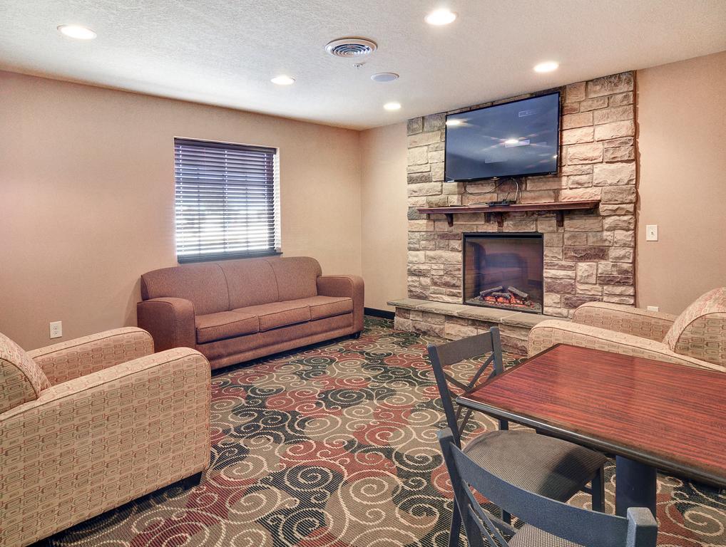 Cobblestone Inn & Suites - Big Lake Exterior foto